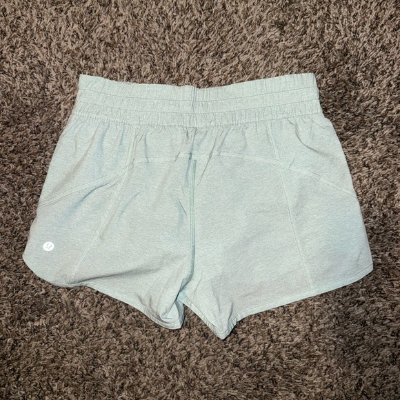 Lululemon Tracker V 4” - Picture 4 of 6